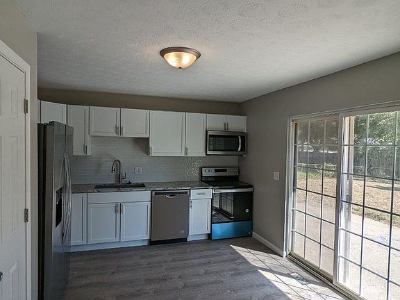 2nd image of 934 Firwood Dr