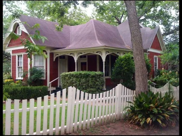 5100 Church St, Chappell Hill, TX 77426