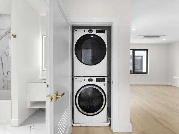 4525 Bergenwood Avenue image 30 of 74