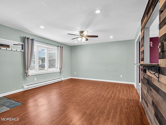 4th image of 925 Tiller Avenue