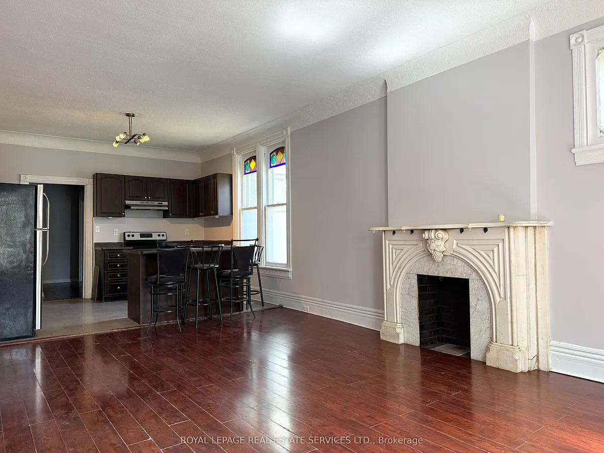 Building Photo - 104 Wentworth St S #1