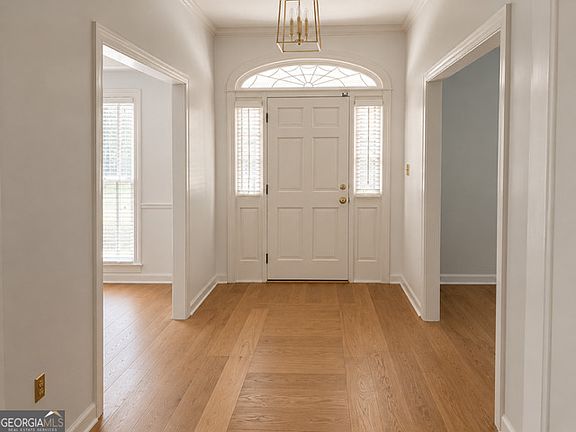 2nd image of 5 Ridgeview Cir