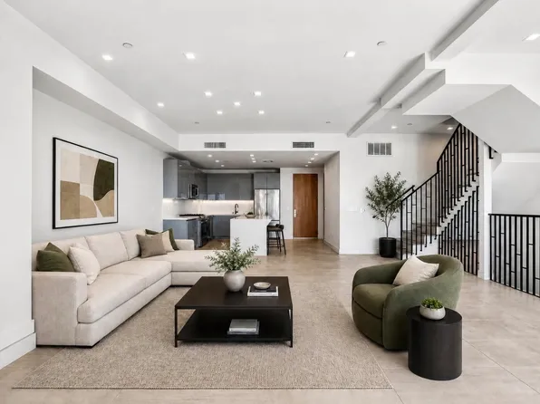 1125 Kings Rd #Penthouse 7, West Hollywood, CA 90069