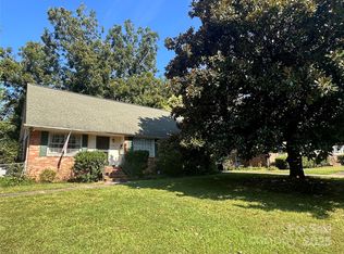 5014 Currituck Dr, Charlotte, NC 28210