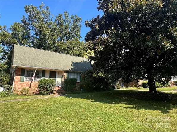 5014 Currituck Dr, Charlotte, NC 28210