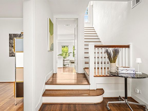 2nd image of 2120 Quenby St