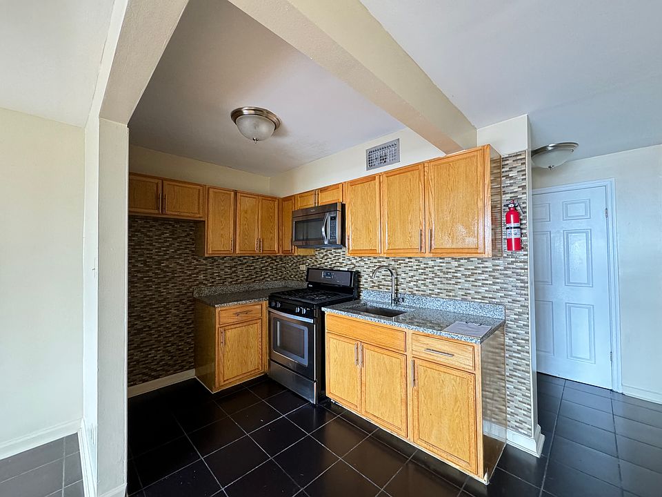 1st image of 95-15 168th St #38