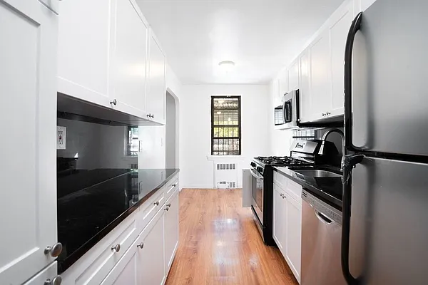 Rented by Waldstar Real Estate LLC | media 30