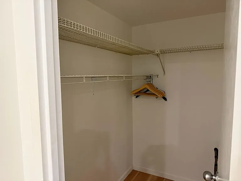 150 W 51st St #1114 — Photo 9