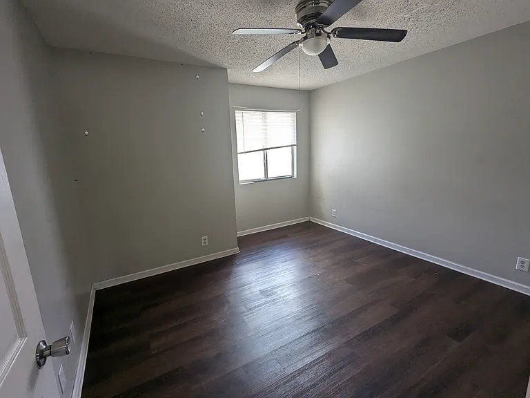 910 Brett Dr #70 — Photo 6