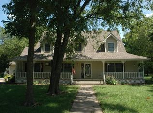 601 E 3rd St, Altamont, KS 67330