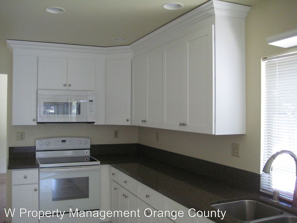2nd image of 8705 Rogue River Ave