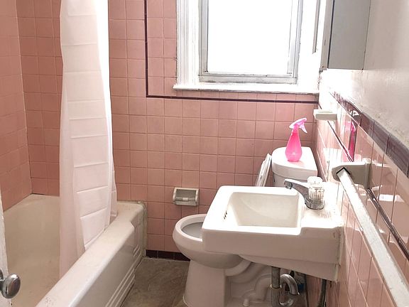 2nd image of 1200 Greeby St Floor 1
