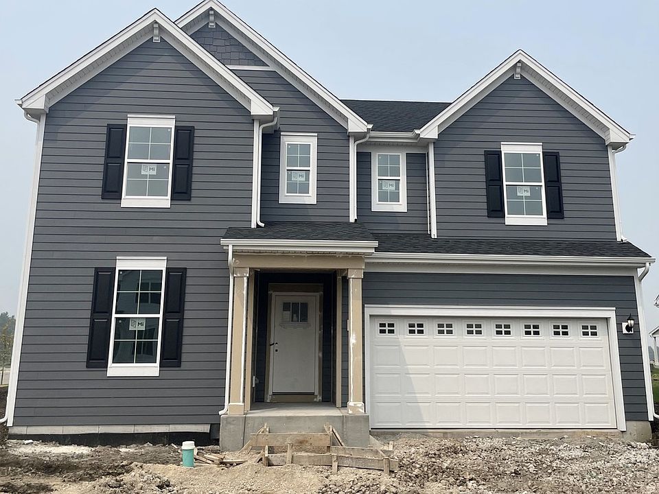 1st image of 102 Hedgerow Dr