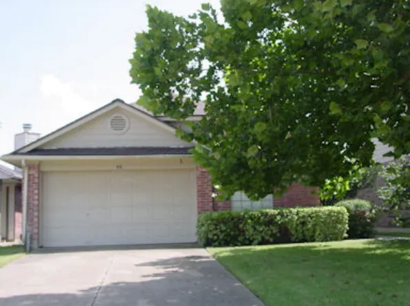 66 Avocado Ct, Lake Jackson, TX 77566