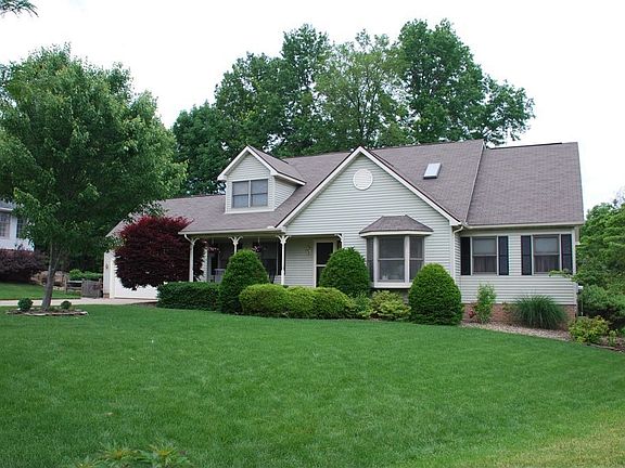 2nd image of 3127 Cambridge Dr