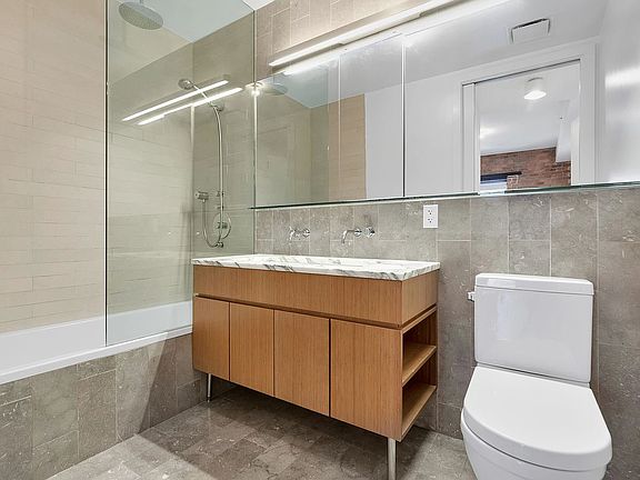 4th image of 406 W 45th St APT 4B
