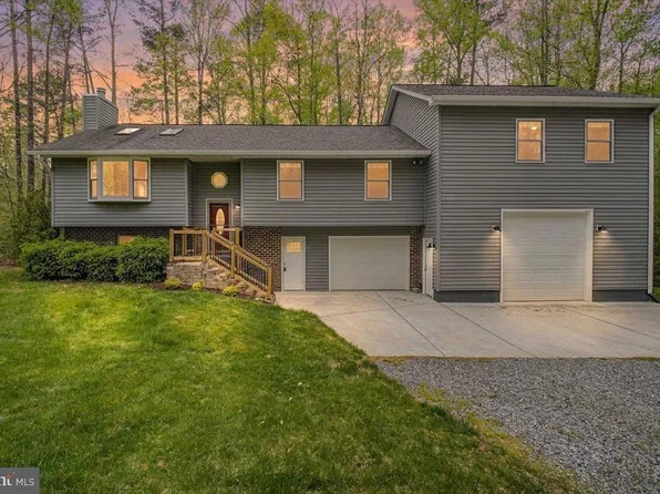 10464 Eisenhower Dr, King George, VA 22485