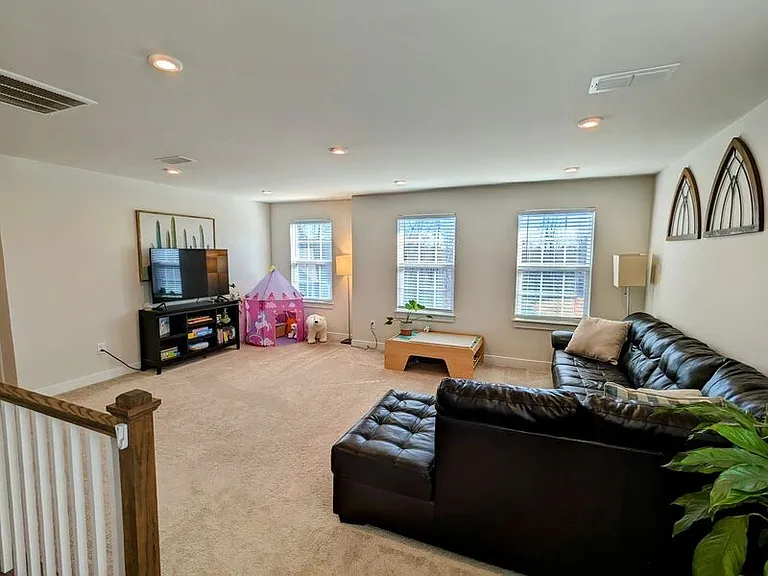 3836 Knighton Cir — Photo 29