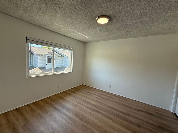 3rd image of 830 Boysen Ave #9