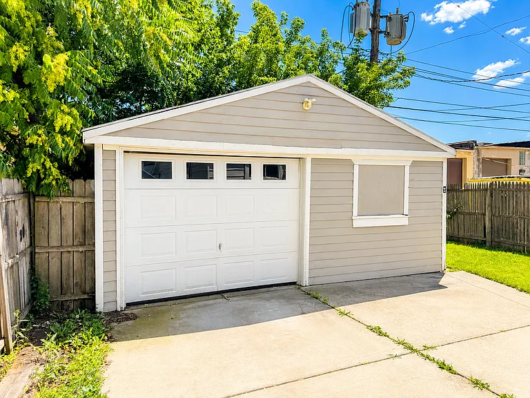 11060 Paige Ave — Photo 21