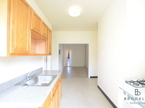 5th image of 761 Hart St Floor 3