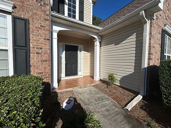 4th image of 285 Winthrop Ln