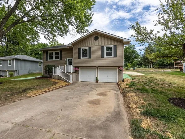 2204 Swisher Ave, Clinton, MO 64735