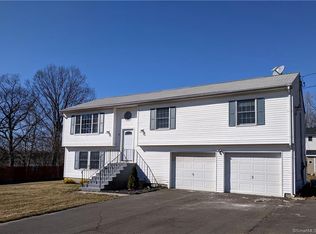 3 Fairview Ave, Enfield, CT 06082
