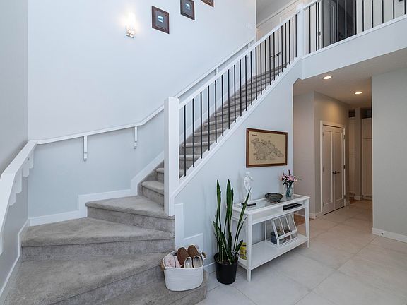 2nd image of 26 Ellice Bnd