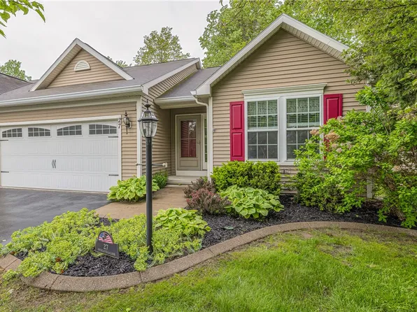 27 Angela Villa Ln, Rochester, NY 14626