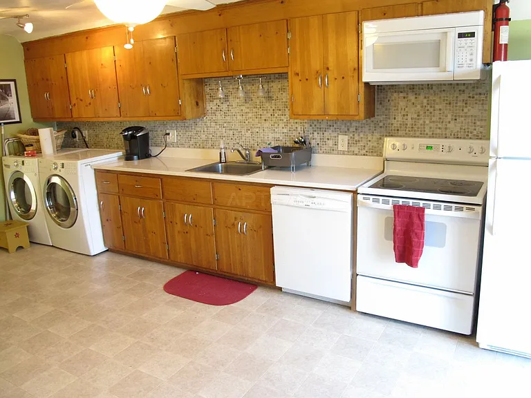 429 Main St #3 — Photo 8