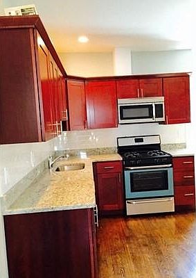 2nd image of 47X Beech Glen St #1