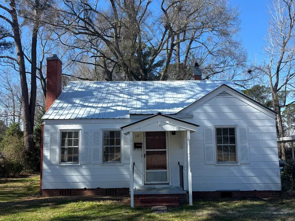 107 N Thompson St, Whiteville, NC 28472