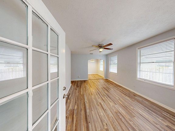 5th image of 3313 Myra St