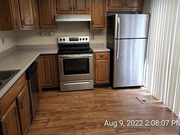 2nd image of 941 N University Blvd #6