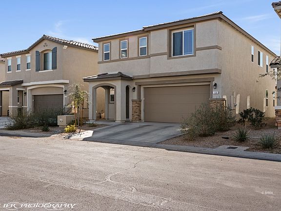 2nd image of 130 Parliament Cyn