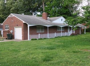 390 Hiden Blvd, Newport News, VA 23606