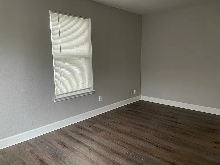 851 W Harlan Ave — Photo 7