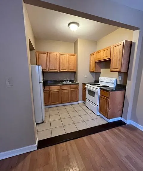 114 Ashley St #2W — Photo 4