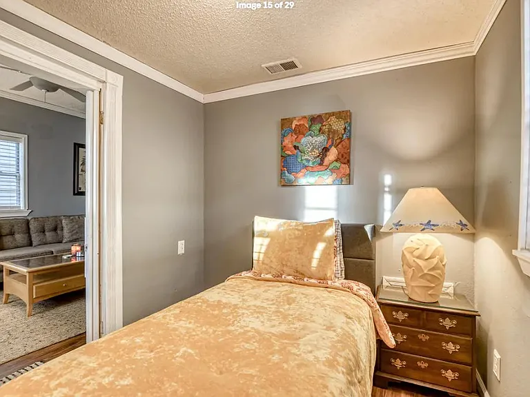 512 Nicoll St — Photo 25