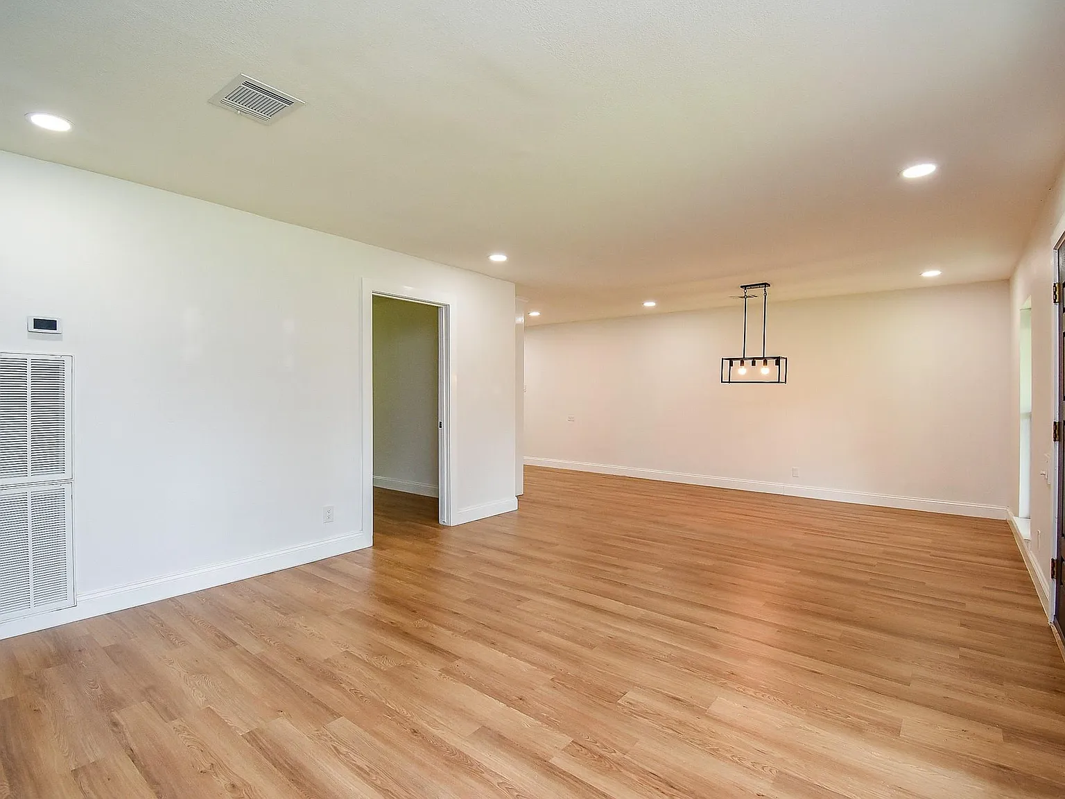 4 bed, 2.0 bath, 2120 sqft, $2,850 — Photo 4
