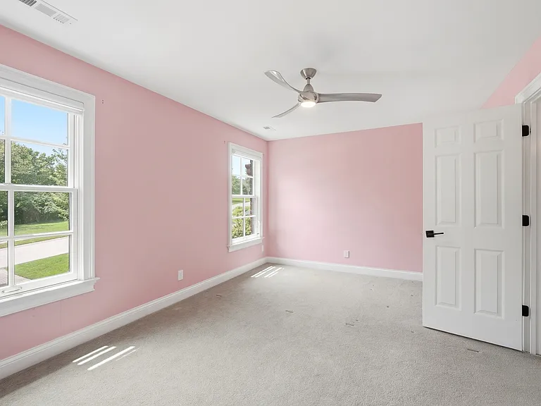 678 Canterbury Dr — Photo 27