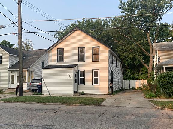 5th image of 254 Pine Ave