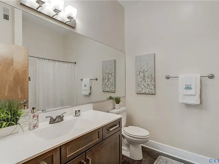 1020 Porter St #104 — Photo 23