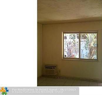 3rd image of 611 NE 29th Dr APT 4-A