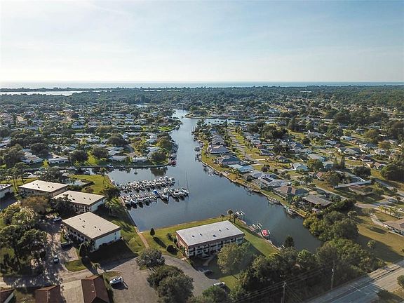 2nd image of 150 Englewood Isles Pkwy Unit 105