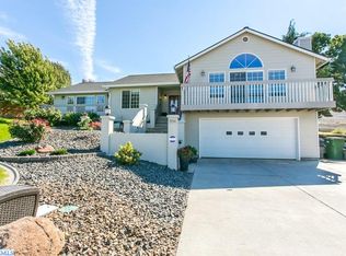 1954 Mountain View Dr, Prosser, WA