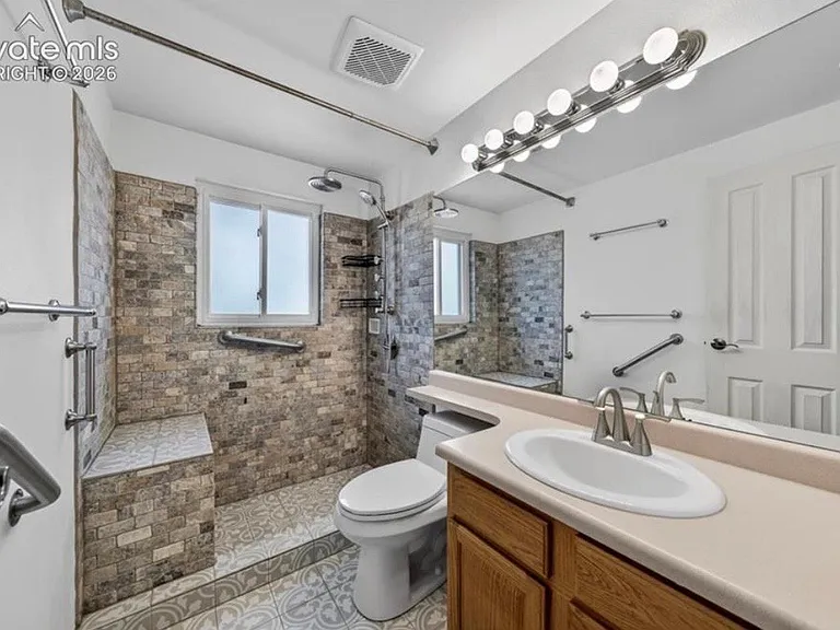 2071 Calle Fontana — Photo 15