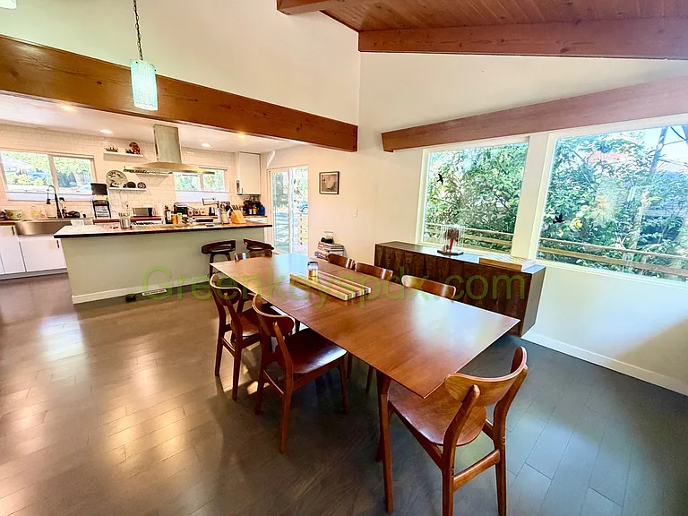 2230 SW Caldew St — Photo 5